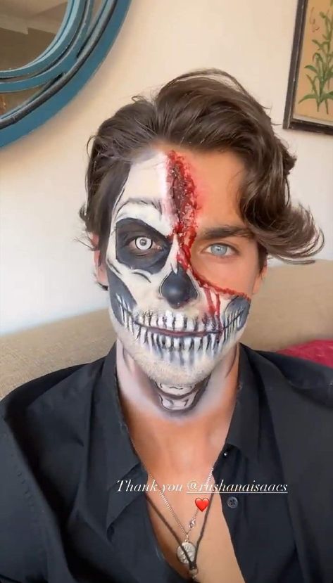 Men Face Makeup, Guys Halloween Makeup, Boy Halloween Makeup, Skeleton Face Makeup, Mens Halloween Makeup, Beard Makeup, Black Face Paint, Horror Make-up, Creepy Halloween Makeup