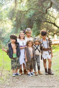 Image result for lost boys costume ideas Disfraz Peter Pan, Lost Boys Costume, Peter Pan Musical, Peter Pan Play, Peter Pan Costume Kids, Boy Outfit Ideas, Diy Costumes For Boys, Peter Pan Jr, Lost Boys Peter Pan