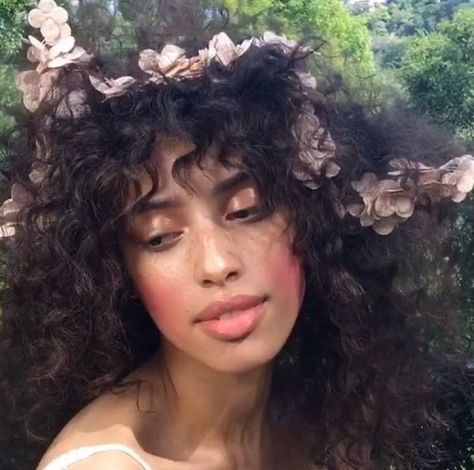 Aphrodite Aesthetic, Pretty Savage, Flowers In Her Hair, Aphrodite, Pretty Face, A Flower, Her Hair, Curly Hair, Pretty People