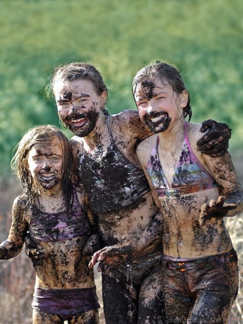 mud...it's good for the skin & the mind Summer Fun Images, Mud Bath, Mini Ideas, House Updates, Playing Outside, Sisters Forever, Experience Life, Group Photography, Nitty Gritty