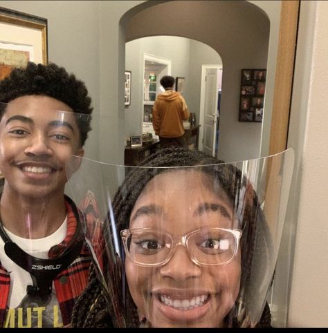 Marsai Martin And Miles Brown, Miya Neveah, Blackish Cast, Marsai Martin Outfit, Miles Brown, Marsai Martin, Grown Ish, Black Ish, Ghost Photography