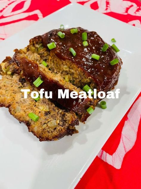 Tofu Meatloaf, Meatless Loaf, Vegetarian Loaf, Vegan Meatloaf Recipe, Vegetarian Meatloaf, Vegan Meatloaf, Homemade Meatloaf, Tofu Dishes, Vegetarian Protein