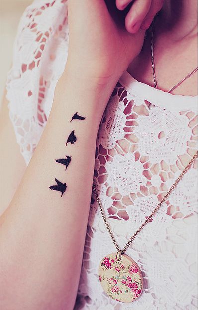 bird sequence tattoo Tato Mandala, Sparrow Tattoo Design, Bird Tattoos For Women, Bird Tattoo Wrist, Flying Bird Tattoo, Sparrow Tattoo, Bird Tattoos, Small Girl Tattoos, Raven Tattoo