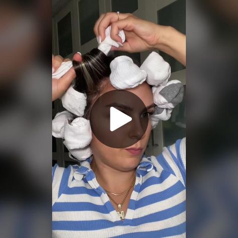 Short Hair Curling, How To Make Socks, Sock Curls, Curl Tutorial, Celebrity Hairstylist, How To Curl Short Hair, Hair Curling, The Kardashians, Celebrity Hair Stylist