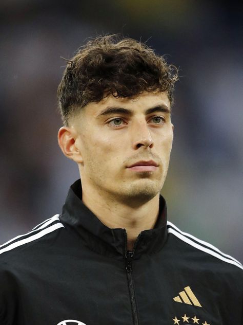 German Football Players, Dfb Team, Kai Havertz, Soccer Boyfriend, Soccer Life, Soccer Guys, Soccer Boys, Football Boys, Many Men