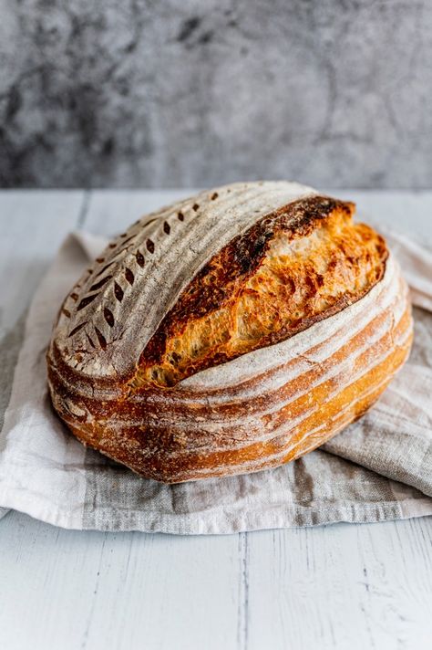 Boule Scoring, Bread Scoring, Sourdough Bread Starter, Sourdough Starter Discard Recipe, Easy Sourdough, Homemade Sourdough Bread, Sourdough Starter Recipe, Bread Art, Sourdough Baking