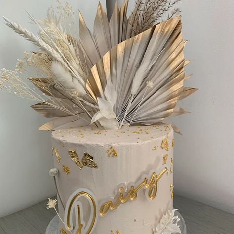 Golden Birthday Cakes, Boho Cake, Gold Birthday Cake, Adult Birthday Cakes, Birthday Cakes For Women, Golden Birthday, Gold Cake, Gold Birthday, Cake Creations