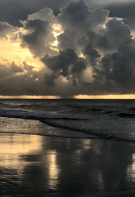 Storm Beach Aesthetic, Storm On Beach, Beach Storm Aesthetic, Tropical Storm Aesthetic, Sky Before Storm Aesthetic, Calm Before The Storm Aesthetic, Sky After Storm, Sky Before Storm, Ocean Storm Aesthetic