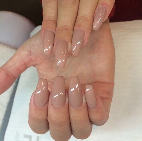 Light brown nails Nail Envy, Neutral Nails, Brown Nails, Manicure E Pedicure, Nail Polishes, Long Acrylic Nails, Kourtney Kardashian, Love Nails, Khloe Kardashian