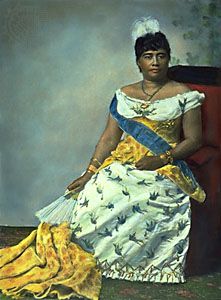 Liliuokalani Liliuokalani, queen of the Hawaiian Islands, oil over a photograph, 1892. Hawaiian Queen, Queen Of Hawaii, Hawaiian Monarchy, Hawaiian History, Hawaiian Art, Travel Books, Hawaiian Culture, Aloha Hawaii, Vintage Hawaii