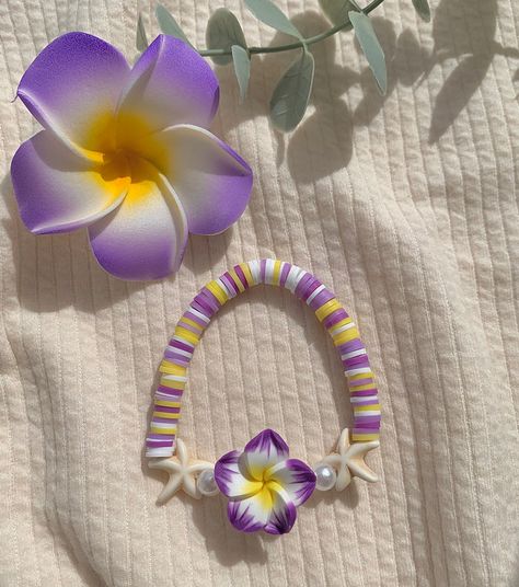 Clay Bead Summer Bracelets, Bracelet Ideas Flower, Flower Shaped Colorful Beads Bracelets For Beach, Hawaiian Clay Bead Bracelets, Beach Bracelet Ideas, Coconut Girl Bracelets Clay Beads, Flower-shaped Colorful Beads Friendship Bracelets For Beach, Coconut Girl Aesthetic Bracelets, Clay Bead Inspo