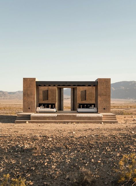 Wildest dreams: Enjoy splendid isolation at a sleek off-grid retreat in the Mojave Desert — Wallpaper* Desert Wallpaper, Desert Retreat, Mojave National Preserve, Desert Oasis, Mojave Desert, Wallpaper Magazine, Wildest Dreams, Joshua Tree National Park, Marvel Wallpaper