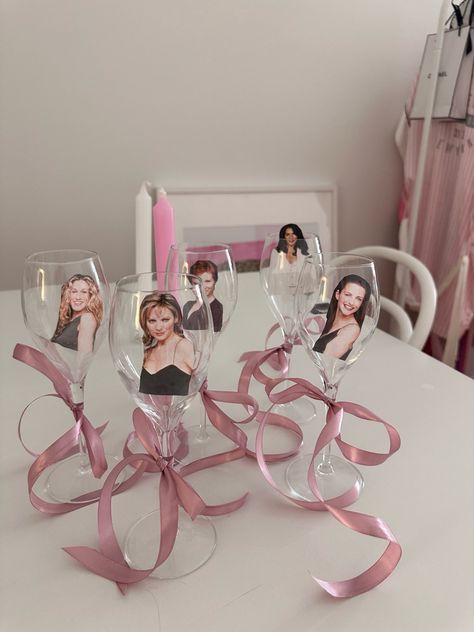 #satc #sexandthecity #nightout #withthegirls #girlsnightout #birthdayideas #bday #decoration #champagne #ribbonglasses Satc Themed Party, Satc Birthday Party, Satc Party Theme, Party City Decorations, 22 Bday, City Party, City Decor, 26th Birthday, 29th Birthday