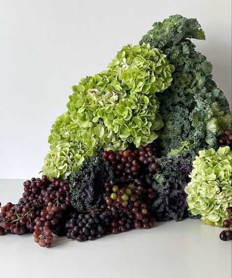 2025 Floral Trends, Vegetable Floral Arrangements, Grapes Table Decor, Plant Installation, Food Art Photography, Dinner Decoration, Just Cakes, Green Decor, Wedding Mood Board