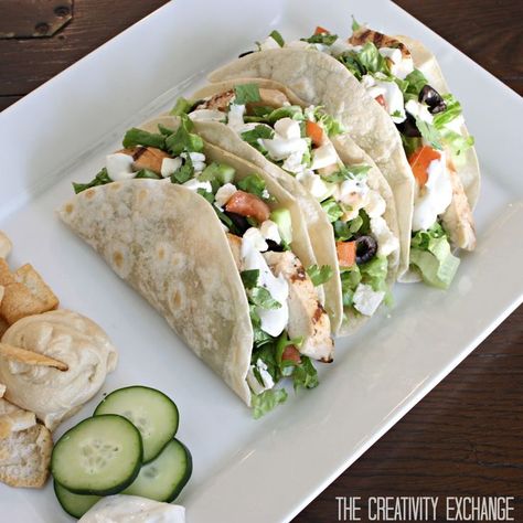 Greek Salad Tacos and Cucumber Dill Dressing. Just leave out chicken to make them kosher & vegetarian Meditteranean Meals, Mediterranean Dinner, Tacos Recipes, Dill Dressing, Cucumber Dill, Easy Mediterranean Diet Recipes, Mediterranean Chicken, Mediterranean Dishes, Mediterranean Diet Recipes