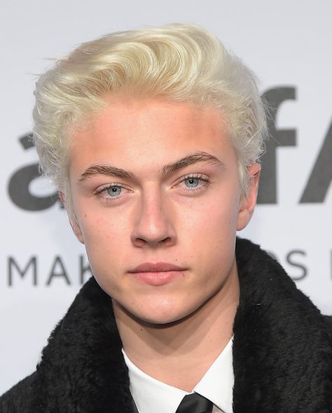 Platinum Blonde Hair Male, Natural Platinum Blonde Hair, Natural Platinum Blonde, Blonde Hair Male, Platinum Blonde Hair Men, Hair Myth, Men Blonde Hair, Blonde Hair Boy, Celebrity Men