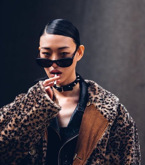 𝘢𝘻𝘢𝘮𝘪 on Twitter: "sora x nyfw 2020 by moeez ali… " Edgy Sunglasses, Sunglasses Aesthetic, Sora Choi, Edgy Style, Model Life, Punk Fashion, Urban Fashion, Runway Fashion, Style Icons