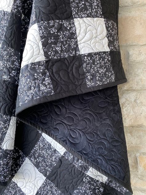 Handmade Black and White Gingham throw size quilt.  Cotton front, solid black minky back Black And Grey Quilts, Black And White Quilts Patterns Ideas, 3 Color Quilts, Monochrome Quilt, Gingham Quilts, Men Quilts, Black White Quilt, White Quilt Bedding, Quilt Neutral