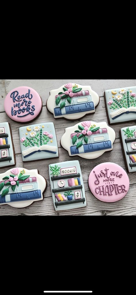 Reading Cookies Decorated, Book Shaped Cookies, Book Club Cookies Decorated, Book Themed Cookies, Book Club Cookies, Book Cookies Decorated, Book Party Food, Book Sugar Cookies, Book Cookies