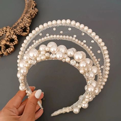 Pearly headband in a different style. Available @hairaccessory_aliya_official . DM us or WhatsApp 03080886977. #headband #hairaccessories #crown Luxury Headbands, Diy Headband, Crown Headband, Headbands For Women, Christmas Gifts For Mom, Birthday Theme, Fascinator, Different Styles, Headpiece