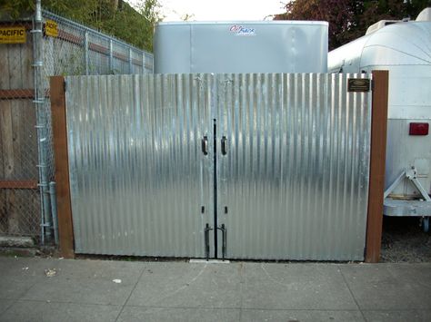 corrugated metal utility gate Metal Fence Gates, Fences Ideas, Decking Fence, Corrugated Metal Fence, Metal Fence Panels, Corrugated Tin, Corrugated Metal Roof, Metal Gate, Pallet Fence