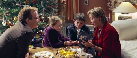 Looking back at this scene from "Love Actually" where Emma Thompson is wearing Gail Klevan earrings! Jedi Outcast, Love Actually 2003, Richard Curtis, Netflix Movies To Watch, Romantic Comedies, Script Writer, A Cinderella Story, The Man From Uncle, Hugh Grant