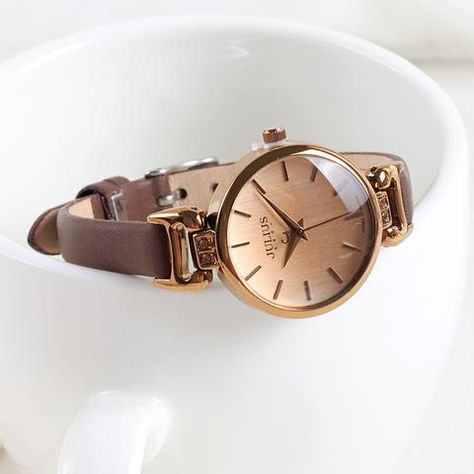 Watches Women Simple, Pretty Watches, Womens Designer Watches, Trendy Watches, Fancy Watches, Cute Watches, Vintage Watches Women, Cheap Watches, Bracelet Watches Women