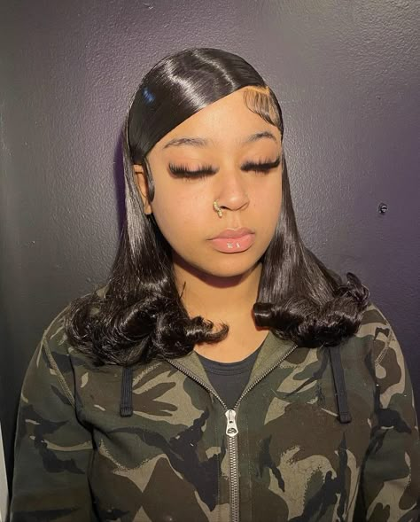 Flip Ends Hairstyle, Flipped Ends, Hair Stripes, High Fashion Hair, Front Lace Wigs Human Hair, Baddie Hairstyles, Braids For Black Hair, Unique Hairstyles, Wig Styles