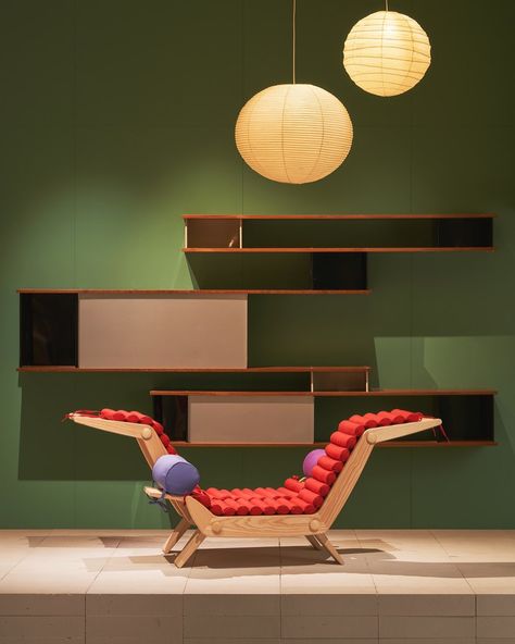 StudioCAHS on Instagram: “Double chaise longue, 1952 by Charlotte Perriand for Cassina. Design Museum in London. #designmuseum #charlotteperriand #cassina #design” Famous Interiors, Design Museum London, Cozy Room Ideas, Creative Building, Famous Interior Designers, Charlotte Perriand, Pierre Jeanneret, Interior Concept, Air France