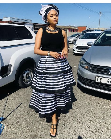 Modern Xhosa Attire, Xhosa Traditional Attire, Xhosa Attire, South African Traditional Dresses, African Traditional Wear, Traditional African Clothing, African Fabric Dress, African Prom Dresses, Best African Dresses