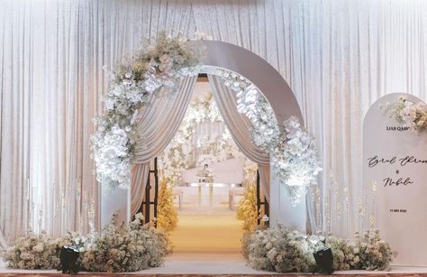 Wedding Decor Entryway, Outdoor Wedding Entrance Ideas Entryway, Wedding Hall Entrance Decorations, Wedding Entrance Decor Entryway, Reception Entrance Decor, Entrance Wedding Decor, Wedding Entryway, Passage Decor, Outdoor Wedding Entrance