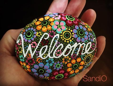 Welcome Rocks Painted, Welcome Rock Painting, Rock Crafts Diy, Art For Summer, Shell Painting, Stepping Stones Diy, Rock Flowers, Rocks To Paint, Stone Ideas