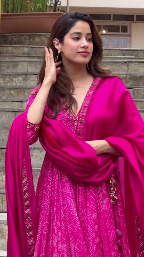 Beautiful Anarkali Suits, Janhvi Kapoor Aesthetic, Bollywood Actress In Salwar Suit, Pink Suits Women Indian, Pink Anarkali Suits, Suit Anarkali, Indian Dress Up, Pink Anarkali, Simple Lehenga