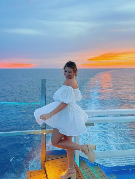 Elegant Night Cruise Outfit, Cruise Insta Pics, Bahamas Pictures Ideas, Cruise Poses Photo Ideas, Cruise Pics Ideas, Bahamas Vacation Pictures, Bahamas Cruise Outfits, Cruise Instagram Pictures, Cruise Aesthetic Pics