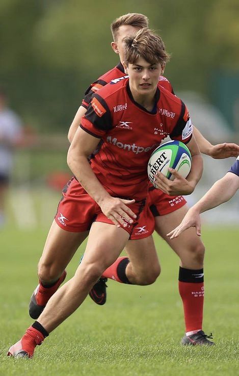 Strong Legs Men, Rugby Aesthetic Boy, Rugby Lads, Rugby Player, Rugby Boy Aesthetic, Rugby Photography, Louie's Life, Rugby Uniform, Rugby Boys