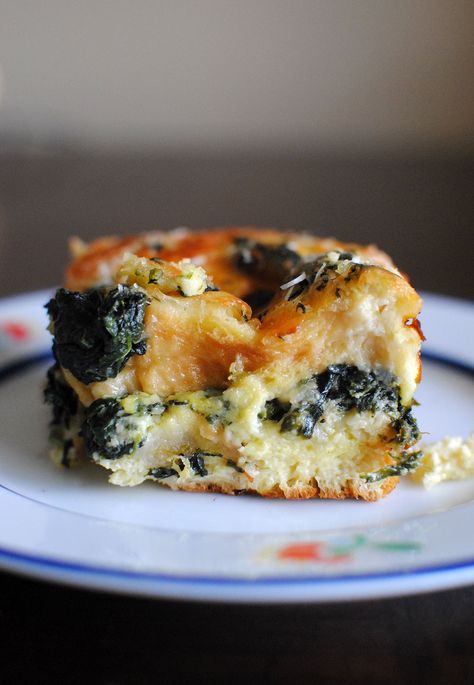 spinach and gruyère breakfast strata — double thyme Christmas Food List, Strata Recipes, Traditional Christmas Food, Breakfast Strata, How To Make Spinach, Cozy Morning, Breakfast Quiche, Brunch Dishes, Breakfast Casseroles