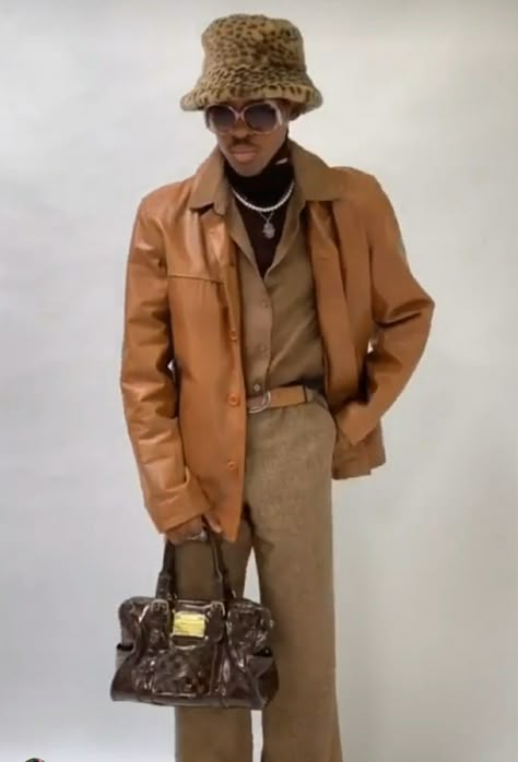 90s Men Outfits, Brown Monochrome Outfit, Brown Monochrome, Models Backstage, 70s Outfits, Monochrome Outfit, Monochrome Fashion, Mens Fashion Streetwear, Mens Fashion Casual Outfits