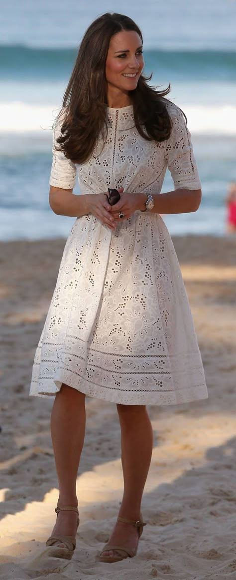 Photo: Chris Jackson/Getty In one of our favorite examples of this so far, the Duchess chose a very cute white laser-cut dress by cool Aussi... Ducesa Kate, Moda Kate Middleton, Looks Kate Middleton, Laser Cut Dress, Spring 2015 Fashion, Middleton Style, Stil Elegant, Kate Middleton Style, Spring Fashion Outfits