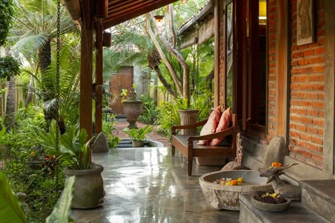 Bali Home. Balinese garden. Tropical garden. Outdoor tropical living. Indonesian garden. Tropical veranda. Limasan house. Bali Garden Ideas Inspiration, Balinese House Exterior, Tropical Veranda, Balinese House Design, Bali Homes, Small Tropical House Design, Bali House Design, Bali Style Home Exterior, Bali Style Garden