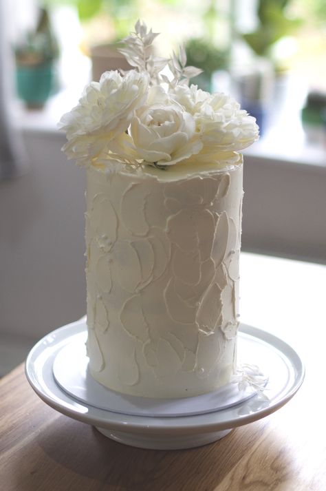 All white cake perfect for any occasion. Tall - 5 layers. Textured vanilla Swiss Meringue buttercream icing. Simple Tall Cake Design, Textured Buttercream Wedding Cake, Farm Kitchen Design, White Buttercream, Tall Cakes, Buttercream Wedding Cake, Swiss Meringue Buttercream, Buttercream Icing, Painted Cakes