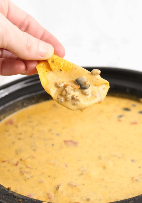 Crock-Pot Taco Queso Dip Cheesy Hamburger Dip, Hamburger Cheese Dips, Hamburger Dip, Hot Crab Dip Recipe, Slow Cooker Dips, Crock Pot Dips, Hot Crab Dip, Crock Pot Tacos, Kitchen Fun