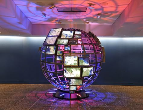 Lockheed Martin 4K Video Globe by Geoff Thatcher, via Flickr Space Exhibition, Ball Installation, Lockheed Martin, Circle Installation, Ball Art Installation, Sphere Art Installation, Window Display Retail, Design 101, New Media Art