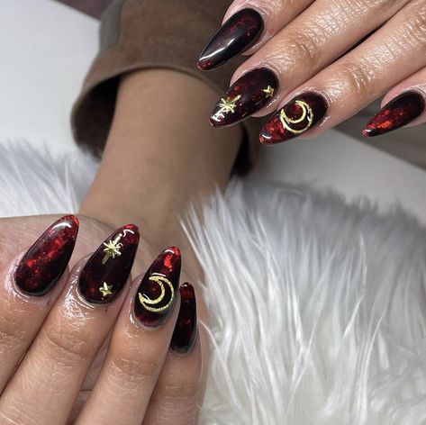 Witchy Red Nails, Simple Gothic Nail Designs, Witchy Nails Aesthetic, Goth Nails Almond Shape, Witchy Bridal Hair, Witchy Valentines Nails, Whimsical Goth Nails, Red Witch Nails, Red Witchy Nails