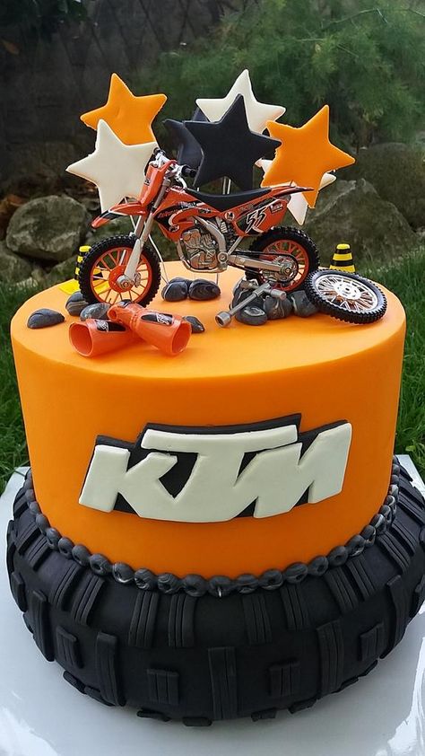 Ktm Dirt Bike Cake, Dirt Bike Theme Cake, Ktm Birthday Cake, Dirt Bike Cake Ideas, Ktm Cake, Cake Moto, Motorbike Cakes, Moto Cake, Motor Cake