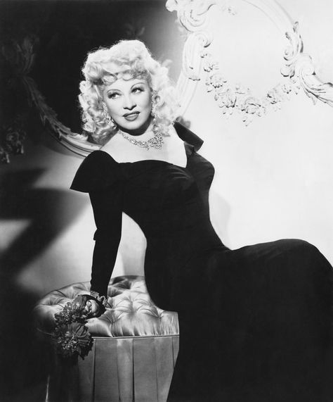 Mae West Quotes about Life, Love, and Men Cute Kissing Quotes, May West, Mae West Quotes, Cute Kiss, Jane Russell, Gene Kelly, Mae West, Jean Harlow, Rita Hayworth