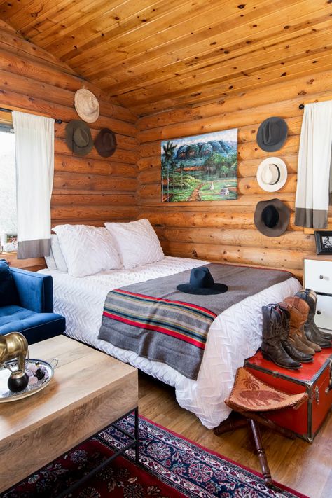 Tiny Home Log Cabin Mountain Modern Style | Apartment Therapy Tiny Cabins Interiors, One Room Cabins, Tiny Log Cabins, One Room Cabin, Log Cabin Living, Log Cabin Interior, Cabin Bedroom, Log Cabin Decor, Tiny Cabins