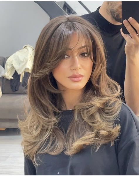 Haircut Selfie, Photo Hijab, Rambut Brunette, Haircuts For Long Hair With Layers, Hairstyles For Layered Hair, Cute Hairstyle, Haircuts For Medium Hair, Long Hair With Bangs, Hijab Girl