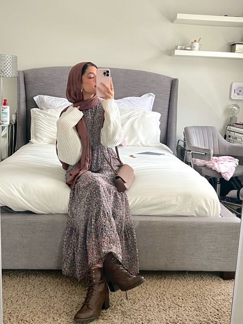 Hijabi Outfits Girly, Cottage Core Hijabi Outfits, Hijab Fits Aesthetic, Cottage Core Modest Outfits, Modest Fashion Hijab Casual, Casual Hijab Outfit Dresses, Western Hijabi Outfits, Pretty Hijabi Outfits, Boho Hijab Outfit