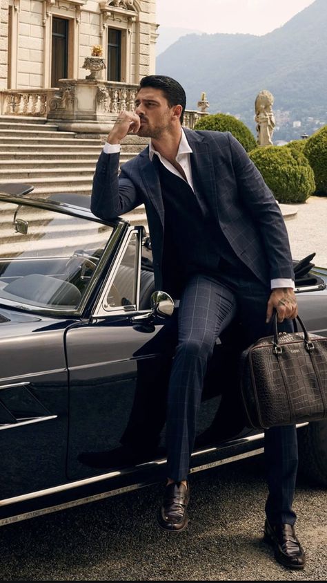 Italian Men Mafia, Michelle Morrone, Handsome Italian Men, Money Men, Photography Men, Michele Morrone, Man Outfit, Luxurious Life, Random Aesthetic