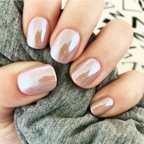 40 Best Metallic Nail Designs for 2018 - Nail Art Ideas Acrylic Pedicure, Pedicure Toenails, Ideas Pedicure, Metallic Nails Design, Unghie Sfumate, Wedding Nails Glitter, Nagellack Trends, Glitter Gel Nails, Nail Polish Trends